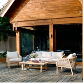 Комплект деревянной мебели Ravona с трехместным диваном