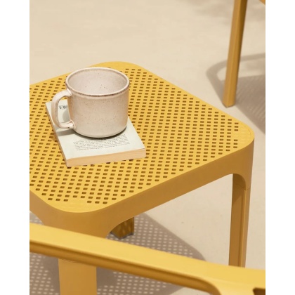 NET TABLE 40, столик пластиковый журнальный (senape/горчица)