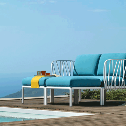 KOMODO 5, диван угловой (bianco/белый, подушка синий Sunbrella)