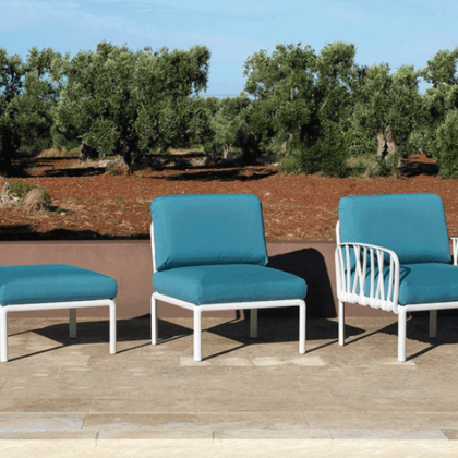 KOMODO 5, диван угловой (bianco/белый, подушка синий Sunbrella)