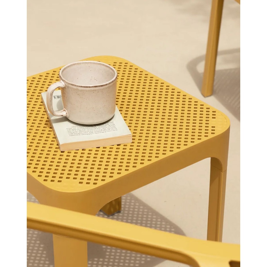 NET TABLE 40, столик пластиковый журнальный (senape/горчица)