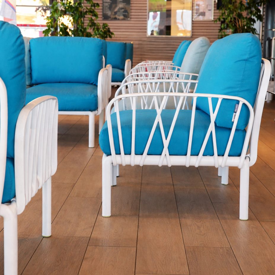 KOMODO POLTRONA, лаунж-кресло (bianco/белый, подушка синий Sunbrella)