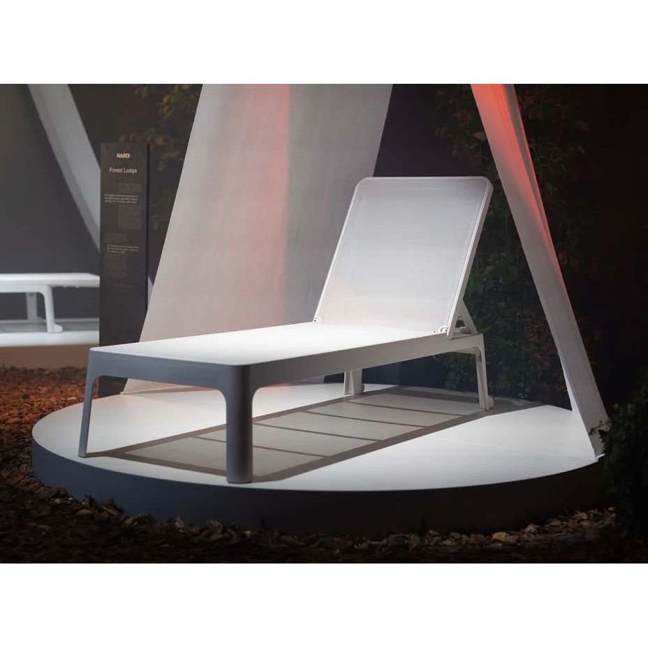 PLANO, шезлонг-лежак пластиковый с текстиленом (bianco/белый)