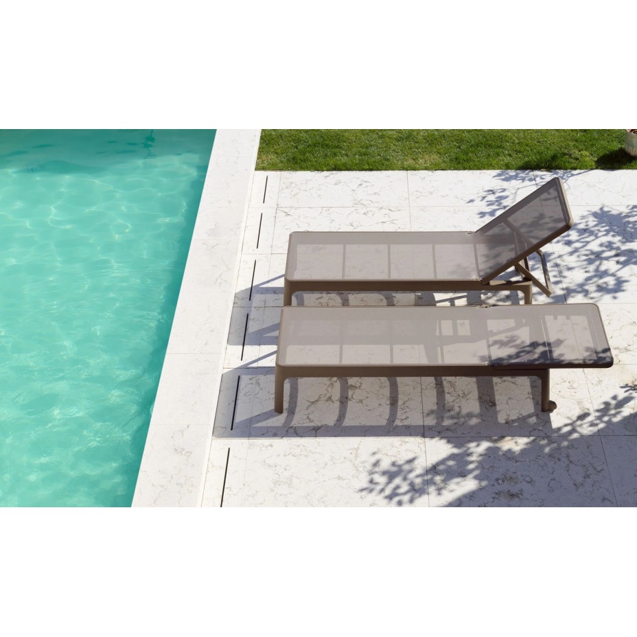 PLANO, шезлонг-лежак пластиковый с текстиленом (tabacco/табак)