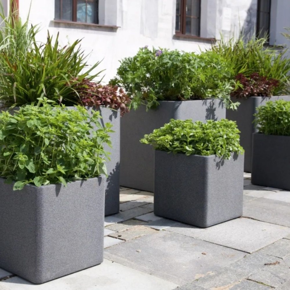 Кашпо CONCRETIKA КВАДРО 40x40x40 (БАЗАЛЬТ)